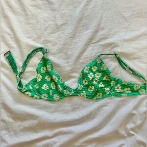 Billabong bikini top!